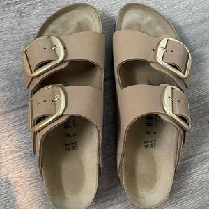 SOLD! NEW CONDITION! Big Buckle Arizona Birkenstock Sandals